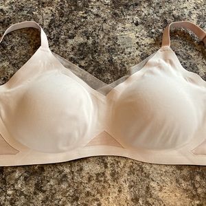 Honeylove CrossOver Bra in Sand Nude Tan Size L Wireless Shapewear Convertible
